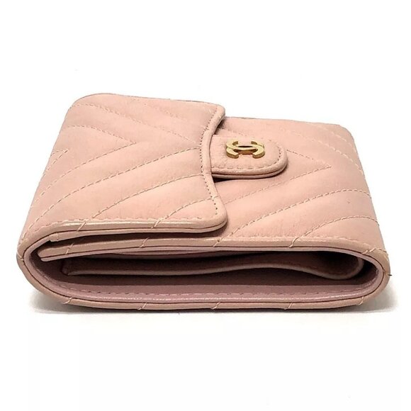 CHANEL V-Stitch Chevron CompactWallet Wallet Trifold wallet Lambskin Leather - Picture 4 of 16